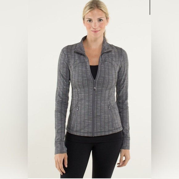 Lululemon Forme Jacket in Cuffins size 2 - Picture 1 of 6